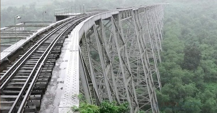 মিয়ানমারে ঐতিহাসিক রেলসেতু ধ্বংস, একে অপরকে দোষারোপ জান্তা ও বিদ্রোহীদের